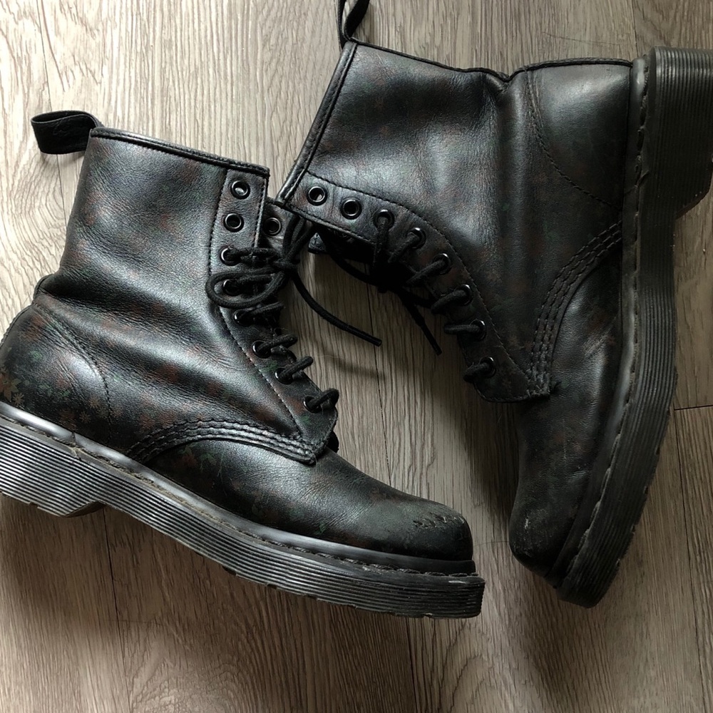 Dr. Martens 1460 Floral Boots UK 4/US 6